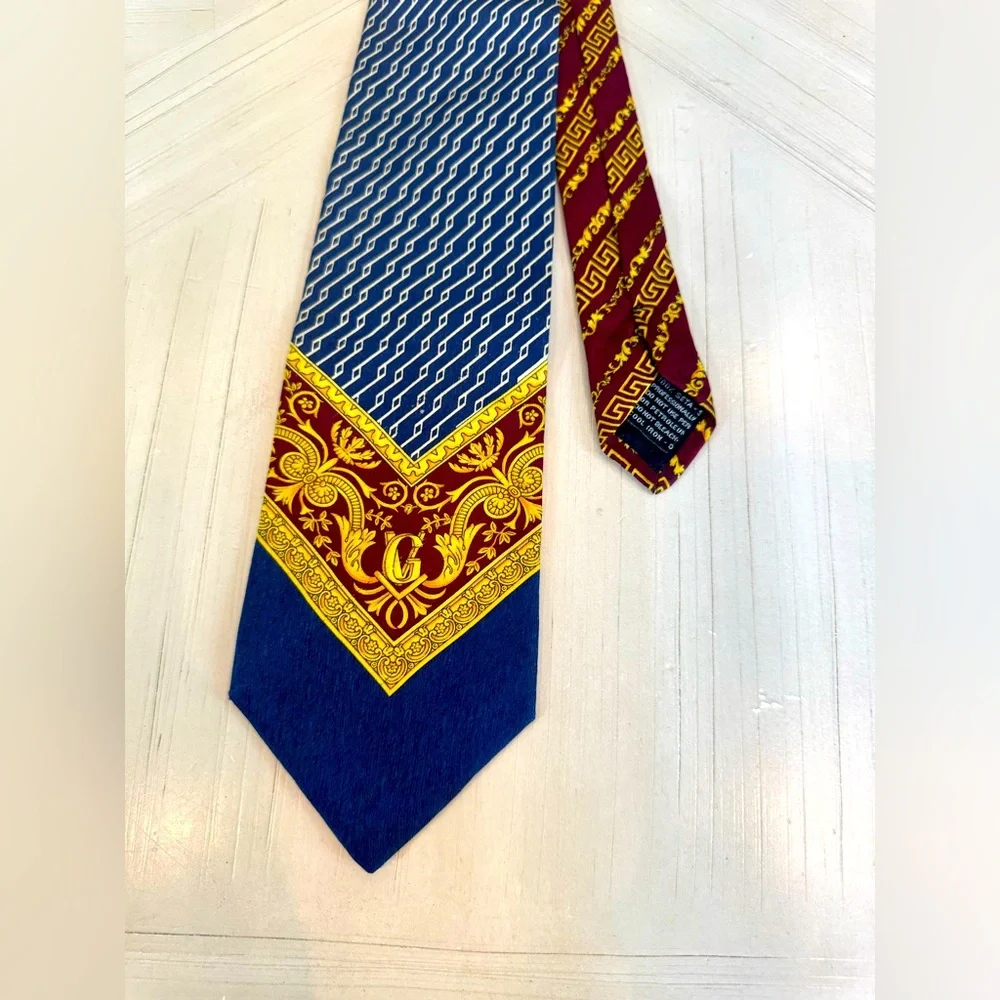 Vintage Gianni Versace 100% Silk Baroque Necktie Blue Gold Made in Italy 90s